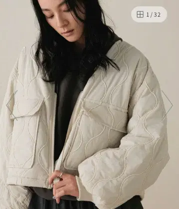 로리즈팜 아이보리 퀼팅 숏 블루종