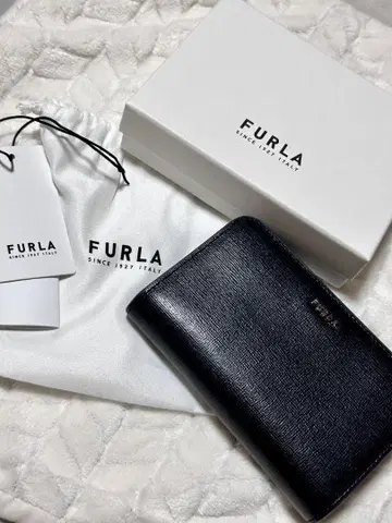 [ 새상품 ] FURLA 블랙 접이식 지갑