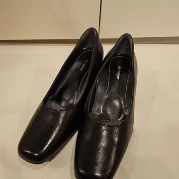 블랙 가죽 하이힐 펌프스