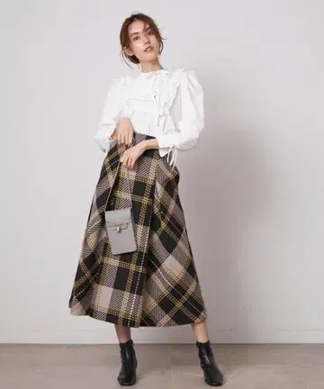 snidel 로빙 체크 플레어 스커트 BLK SWFS214009