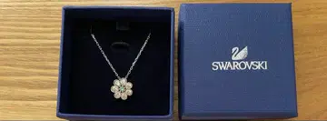 Swarovski 플라워 모티브 목걸이