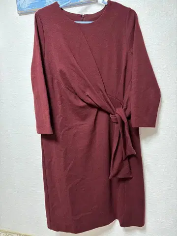 버건디 랩 디자인 원피스 38