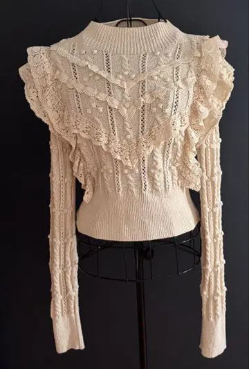 ZARA 자라 레이스 프릴 하이넥 니트 폼폼 포함