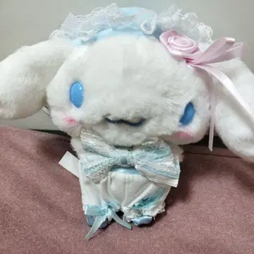 시나모롤 화이트 프릴 디자인 산리오 봉제 인형 마스코트