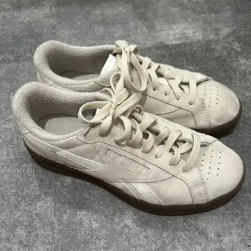 Reebok 스니커즈