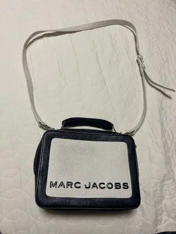MARC JACOBS 숄더백 화이트/네이비