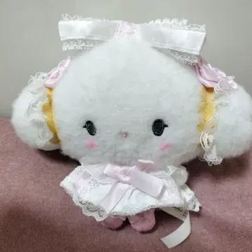 코기민 산리오 마스코트 화이트 프릴 디자인 봉제 인형