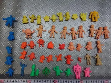 컬러풀 피규어 세트 약 50체 캐릭터 지우개 파만 마리오 팩맨