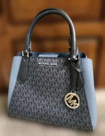 새상품급 [ MICHAEL KORS ] 핸드백 네이비