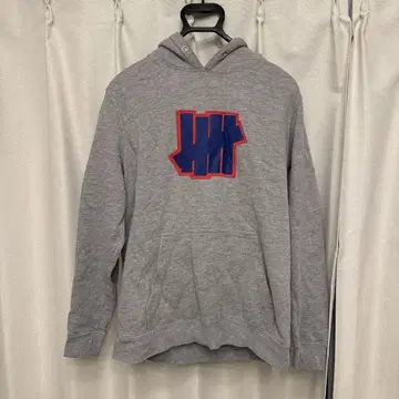 UNDEFEATED 그레이 후드 부착 후드티 M
