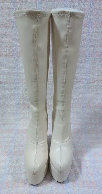 LIP SERVICE 볼륨 밑창 미들 부츠 아이보리 S 23cm