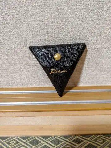 Dakota 삼각형 코인 케이스 블랙