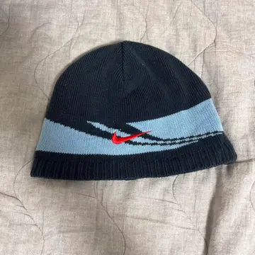 Nike 스트라이프 디자인 니트 모자
