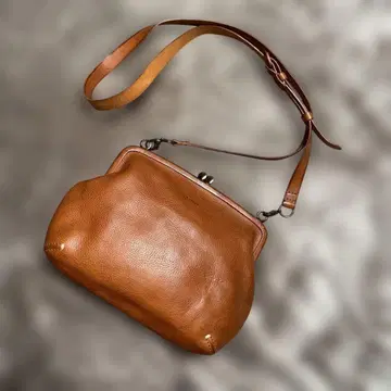 겐텐 토스카 가마구치 백 카멜