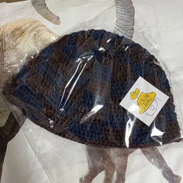 FLEUR STORE HAT 2025 체크 무늬 깃발