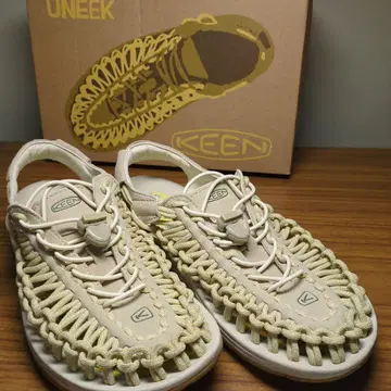 214-41 KEEN UNEEK 베이지 스포츠 샌들