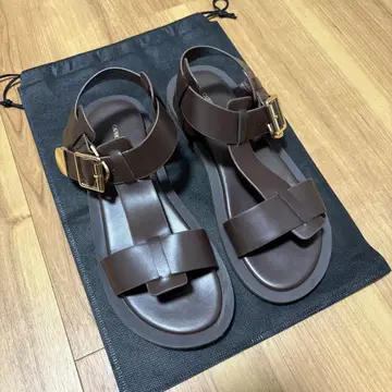 카프리슈 마쥬 샌들