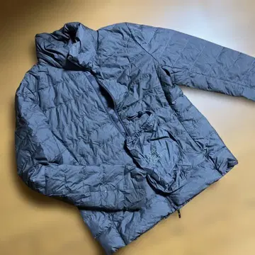 다크 그레이 울트라 다운 자켓 수납 포켓 포함 유니클로 UNIQLO