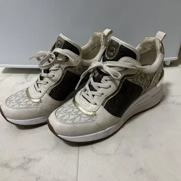 MICHAEL KORS 로고 스니커즈