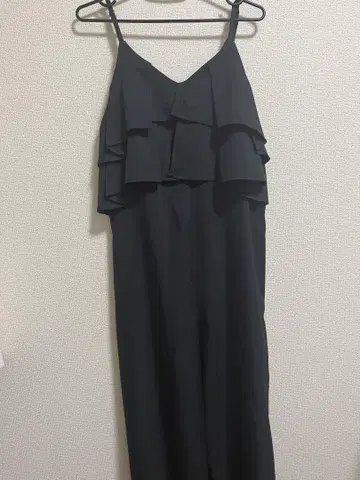 프릴 달린 블랙 살로펫
