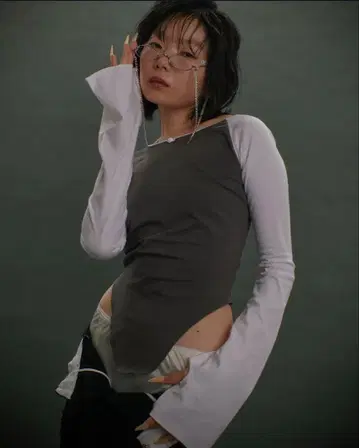 neith. 긴팔 상의