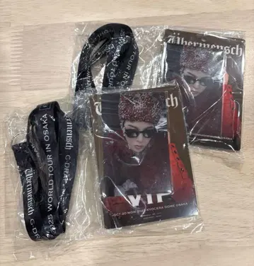 G-DRAGON 2025 월드 투어 VIP 한정판 패스 세트