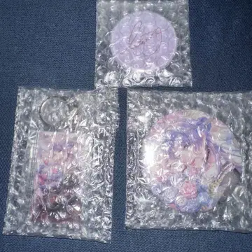 니지산지 겐가츠 토시로 벌스데이 굿즈 캔 배지, 키링 세트