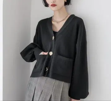 데코 버튼 숏 가디건 로리즈팜 미사용 새상품 이번 시즌 신상