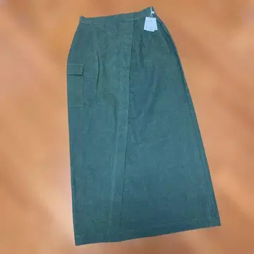 올리브 그린 타이트 롱 스커트