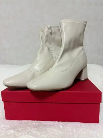 화이트 베이지 숏부츠