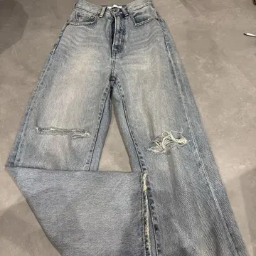 MOUSSY 데미지 가공 라이트 블루 데님
