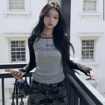 [ 완판템 ] emmy 래글런 슬리브 로고 시어 티셔츠 그레이