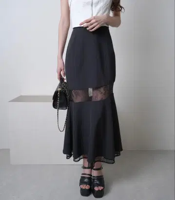 LIP SERVICE 이너 숏 팬츠 부착 레이스 절개 머메이드 스커트