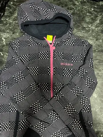 adidas 도트 무늬 후드 부착 저리 Msize 가격 인하했습니다