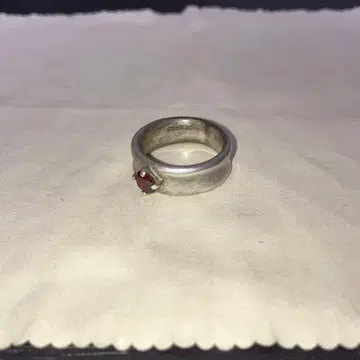 장 폴 고티에 반지