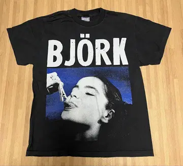 비요크 T셔츠 Bjork 가슴 너비 53 기장 67 L 사이즈