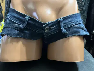 데미지 가공 슈퍼 로우라이즈 청바지 JL251021S