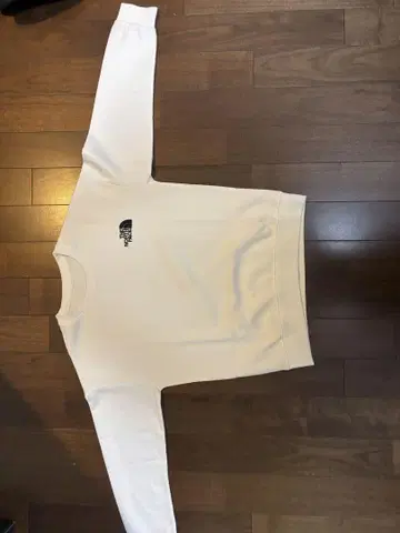THE NORTH FACE 화이트 맨투맨