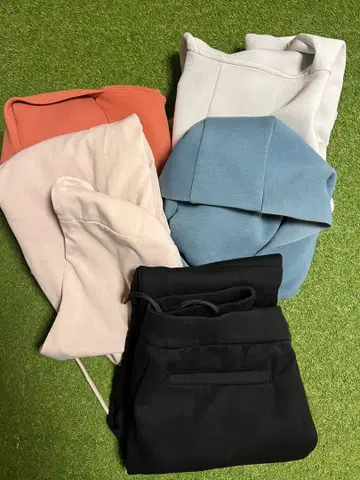 후드티 4종, 팬츠 1세트