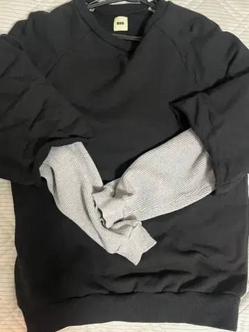 bio wear 맨투맨 레이어드 포커즈 착용 사진 있음