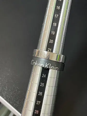 Calvin Klein 실버 블랙링