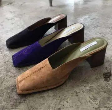 [ Ameri ] STITCH QUADRANGLE TOE MULE