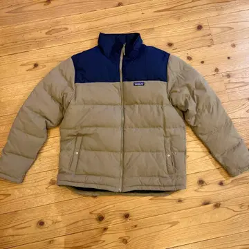 patagonia 다운 자켓 L 사이즈 베이지/네이비