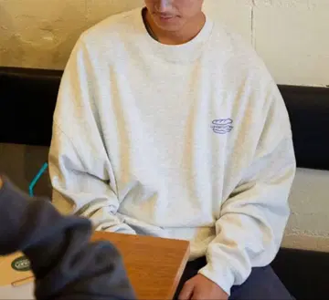 그레이 샌드위치 프린트 트레이닝복