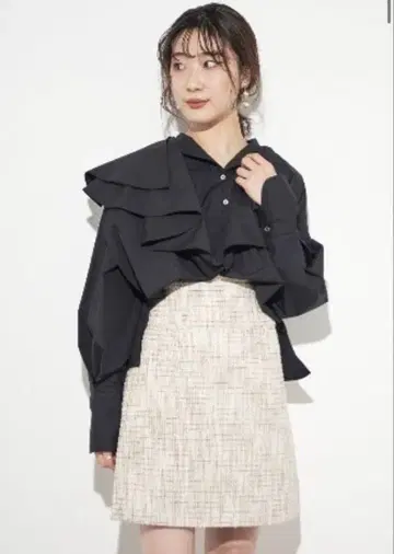 LILY BROWN 트위드 미니 스커트