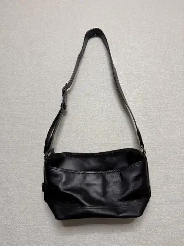 유나이티드 애로우즈 그린 레이블 릴랙싱 숄더백 블랙