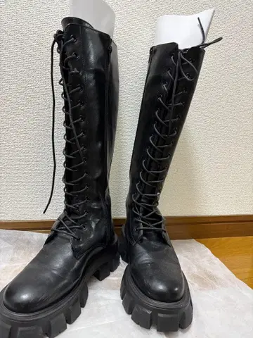 블랙 레이스업 롱 부츠