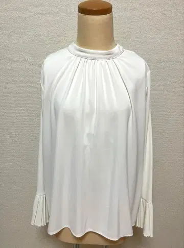 HARE 리버서블 화이트 블라우스 즉완상품