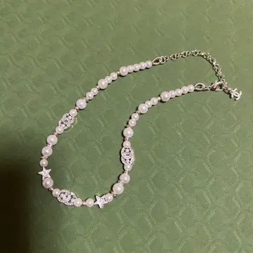 펄과 별 모양 참의 목걸이 패션
