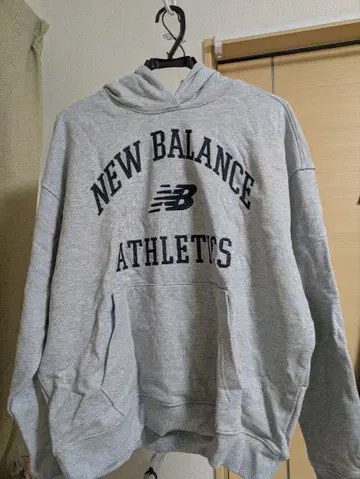 새상품 New Balance 그레이 후드 부착 후드티 사이즈 L